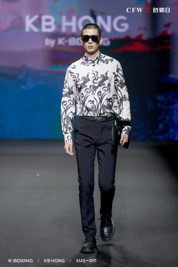 中国国际时装周【劲霸日】强音“启·奏”高端新国货