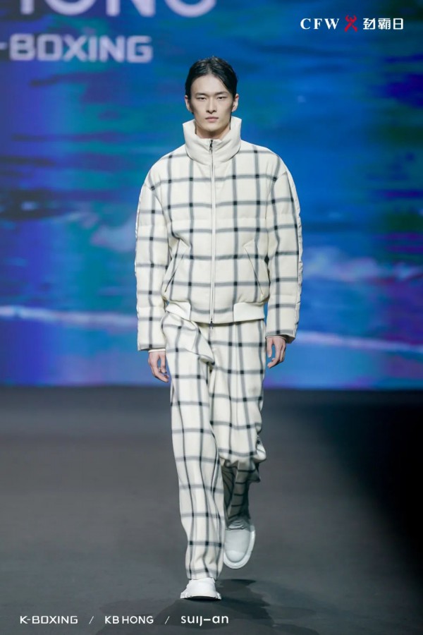 中国国际时装周【劲霸日】强音“启·奏”高端新国货