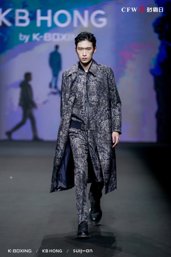 中国国际时装周【劲霸日】强音“启·奏”高端新国货