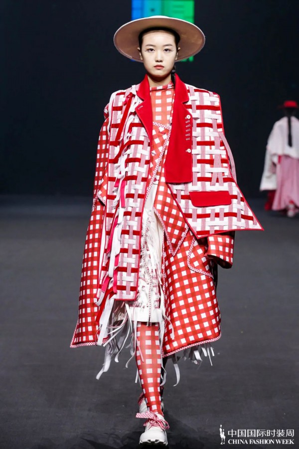 “汉帛奖”第29届中国国际青年设计师时装作品大赛决赛完美收官
