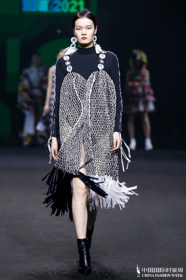 “汉帛奖”第29届中国国际青年设计师时装作品大赛决赛完美收官