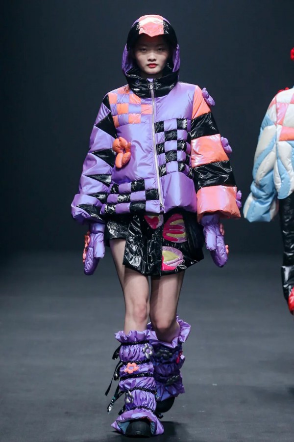 中国国际时装周秀场直击DAY2 | 新锐力量与传统文化的碰撞