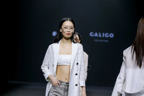 中国国际时装周秀场直击DAY2 | 新锐力量与传统文化的碰撞