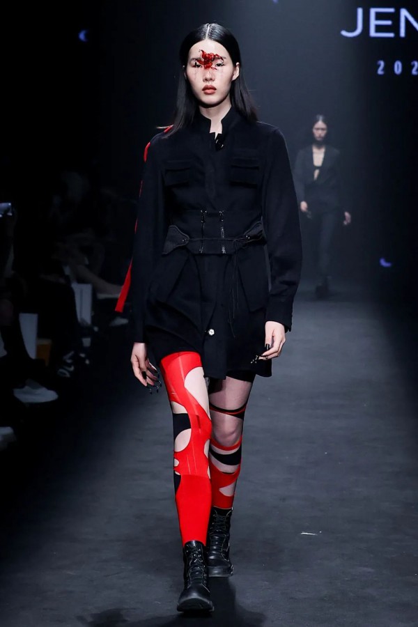 中国国际时装周秀场直击DAY2 | 新锐力量与传统文化的碰撞