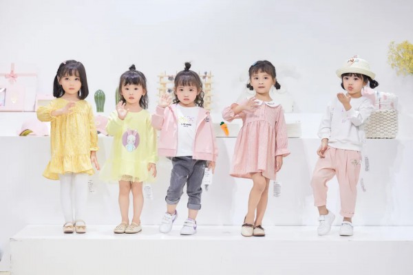 春天如何为宝宝挑选一件合适的新衣?