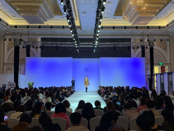 2021迪凯秋季发布会 摒弃喧嚣浮沉,寻回「本真」自我