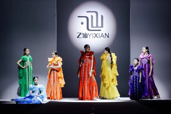 童话小镇 | 浪漫篇章,映衬童真