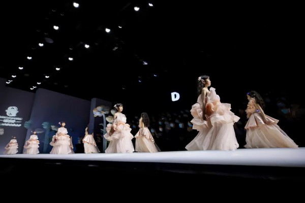 童话小镇 | 浪漫篇章,映衬童真