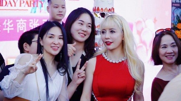 VESPER LYND品牌主理人兰薇薇受邀参加张羽希生日会惊艳众人