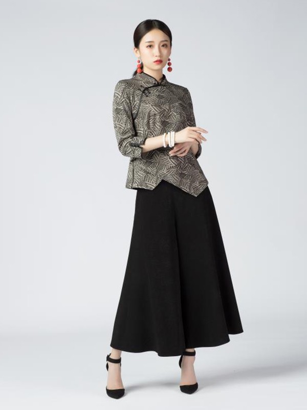 传统女装品牌适合加盟吗?素罗依女装怎么样?