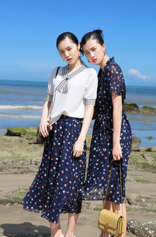 YYMOLI樱语茉莉的潮流魅力,穿搭女孩们都为其沦陷了!