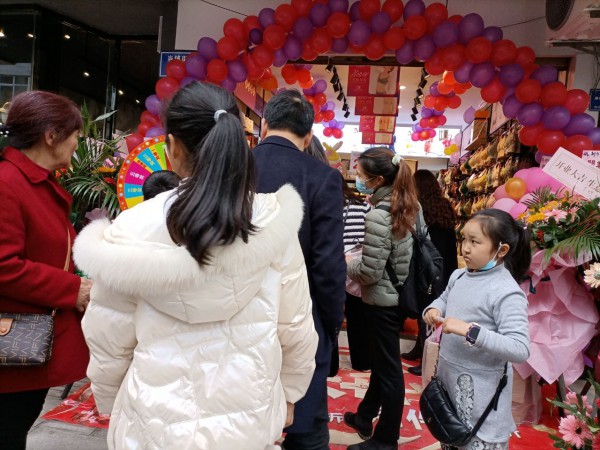 牛年牛气冲天,都市新感觉加盟店两店齐开!双喜临门!