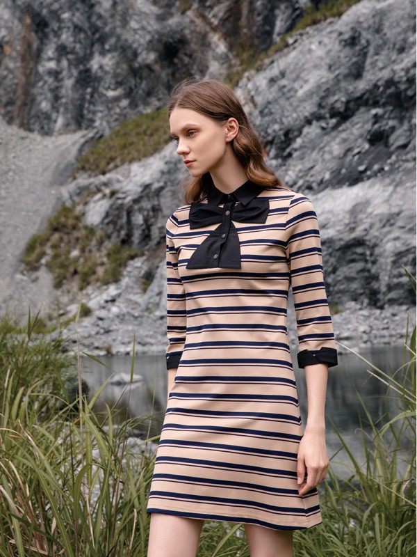 知性简约的春季连衣裙 千百惠追求完美