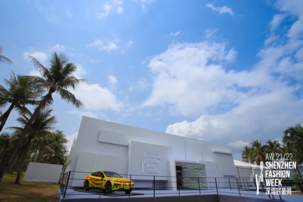 2021深圳时装周 | 朗黛:打开任意门,自由穿梭不设限