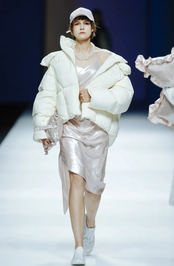 2021深圳时装周 | 朗黛:打开任意门,自由穿梭不设限