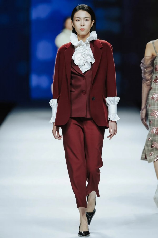 2021深圳时装周 | 朗黛:打开任意门,自由穿梭不设限