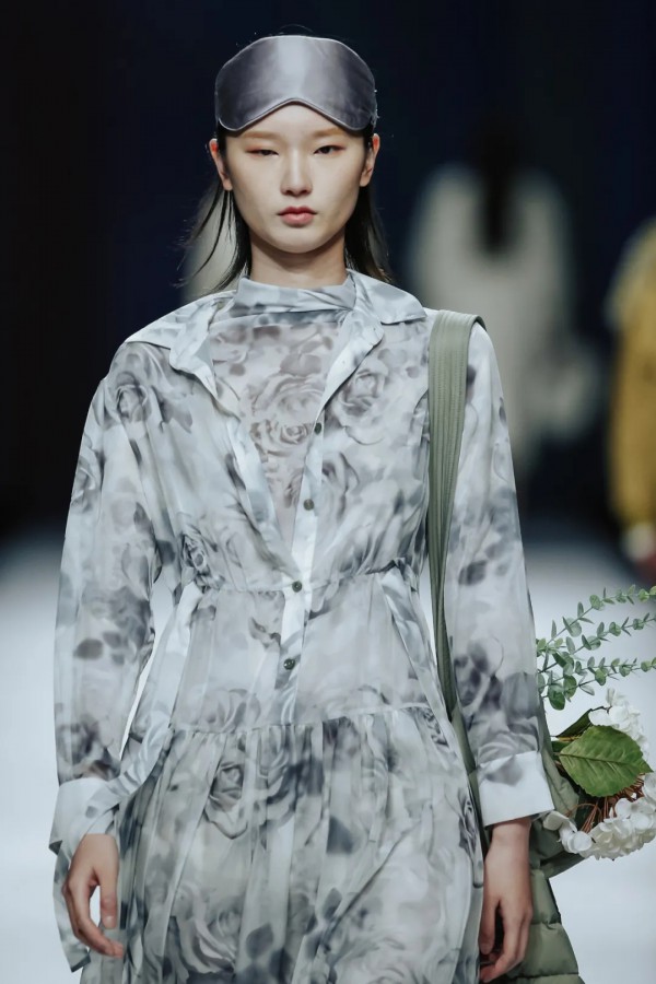 2021深圳时装周 | 朗黛:打开任意门,自由穿梭不设限