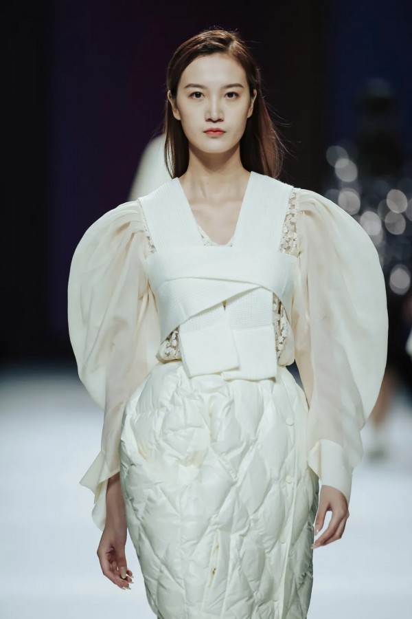 2021深圳时装周 | 朗黛:打开任意门,自由穿梭不设限