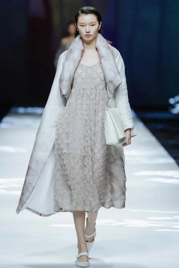 2021深圳时装周 | 朗黛:打开任意门,自由穿梭不设限