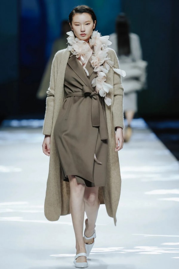 2021深圳时装周 | 朗黛:打开任意门,自由穿梭不设限