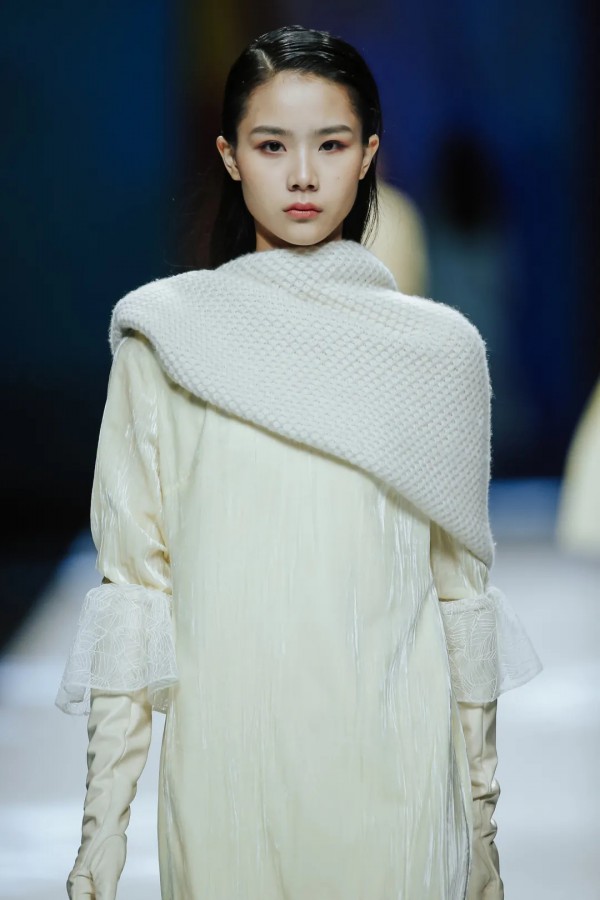 2021深圳时装周 | 朗黛:打开任意门,自由穿梭不设限