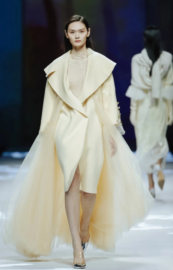 2021深圳时装周 | 朗黛:打开任意门,自由穿梭不设限