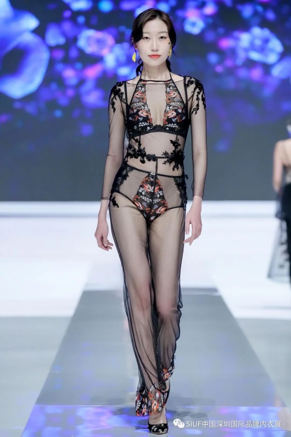 深圳国际内衣展引领全球时尚风向 82500平方米展区汇聚逾千品牌数万新品