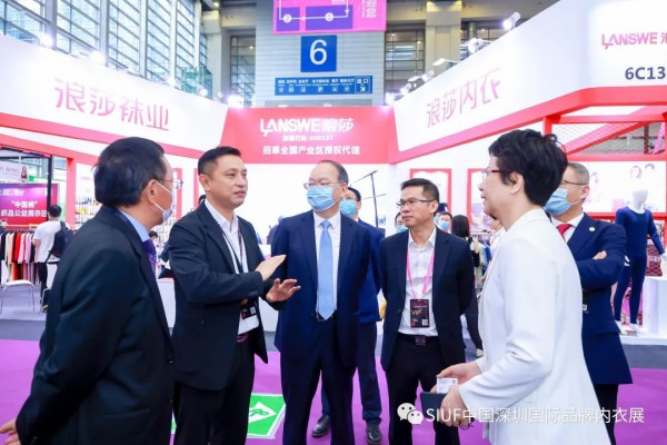 深圳国际内衣展引领全球时尚风向 82500平方米展区汇聚逾千品牌数万新品