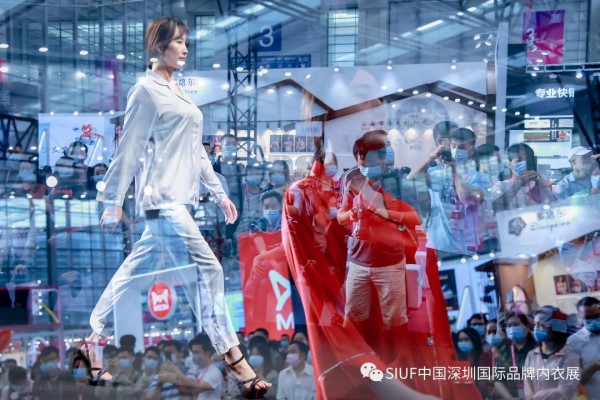 深圳国际内衣展引领全球时尚风向 82500平方米展区汇聚逾千品牌数万新品