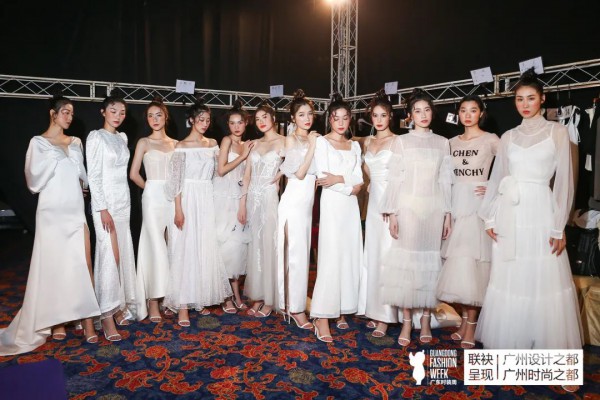 跨界时尚盛宴惊喜来袭,花誓时尚 × MINI——“ALL IN ON”系列发布会精彩不停