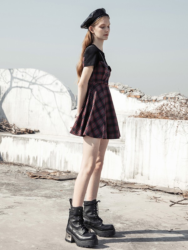 想要尝试帅气风格连衣裙?哥特风你适合吗?