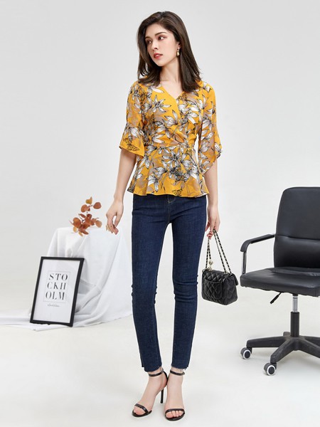 “舒适简约”的穿搭带你感受生活的美好