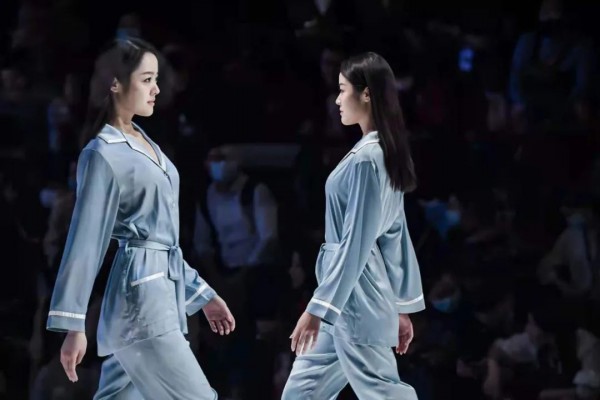 内衣行业至高荣誉大奖——金肚兜奖颁奖典礼盛大举行