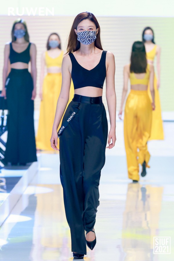 RUWEN品牌亮相深圳国际内衣展并举办专场走秀