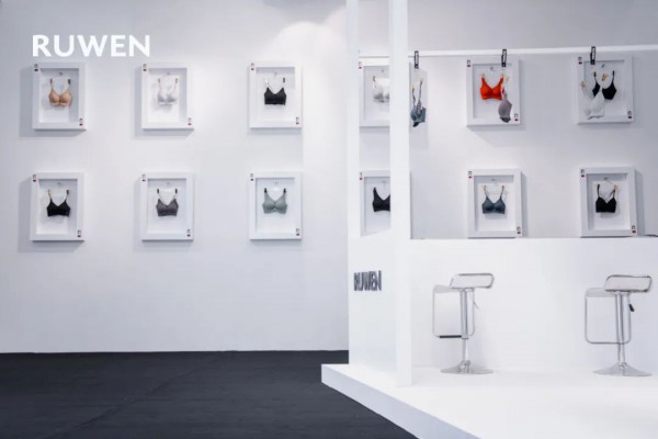 RUWEN品牌亮相深圳国际内衣展并举办专场走秀
