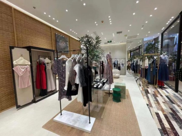 TITI新店开业 品牌形象升级入驻L2层