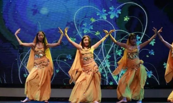 “情系两癌,美丽同行”澜沐茜大型慈善晚会福安站完美落幕