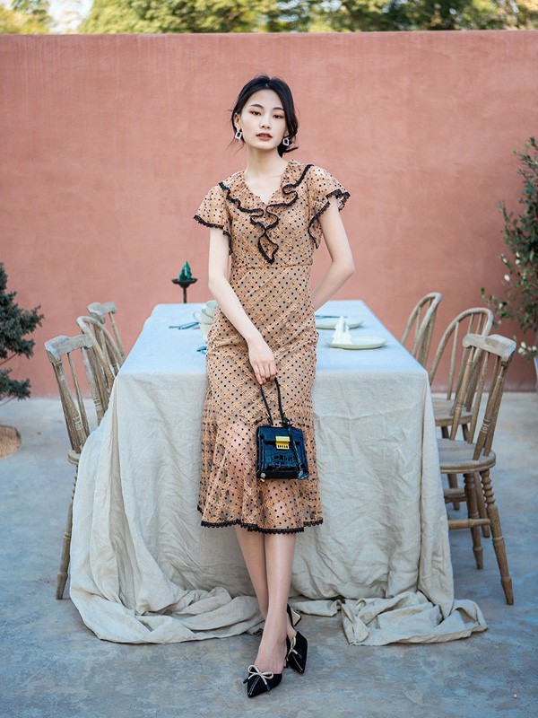 精致优雅的“五一”游玩穿搭你get了吗?