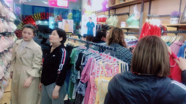 热烈祝贺“都市新感觉”安徽阜阳4023店盛大开业!