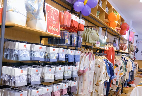 热烈祝贺“都市新感觉”安徽阜阳4023店盛大开业!