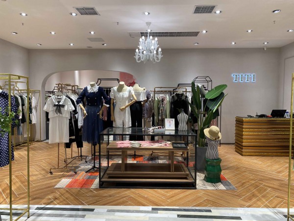 热烈祝贺TITI女装成都天府凯德新店开业!预祝生意兴隆!