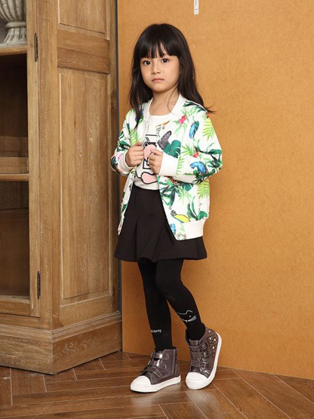 想要简单轻松开一家童装品牌?兔子城宝给予专人服务