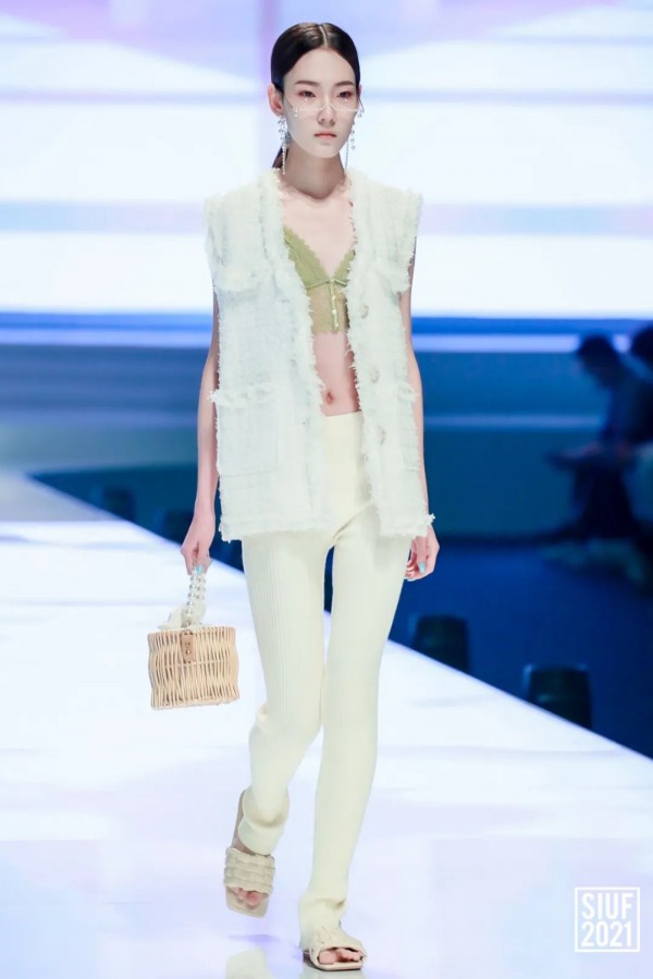 精彩回顾 | SIUF开幕大秀--自然而『燃』内衣时尚穿搭趋势发布