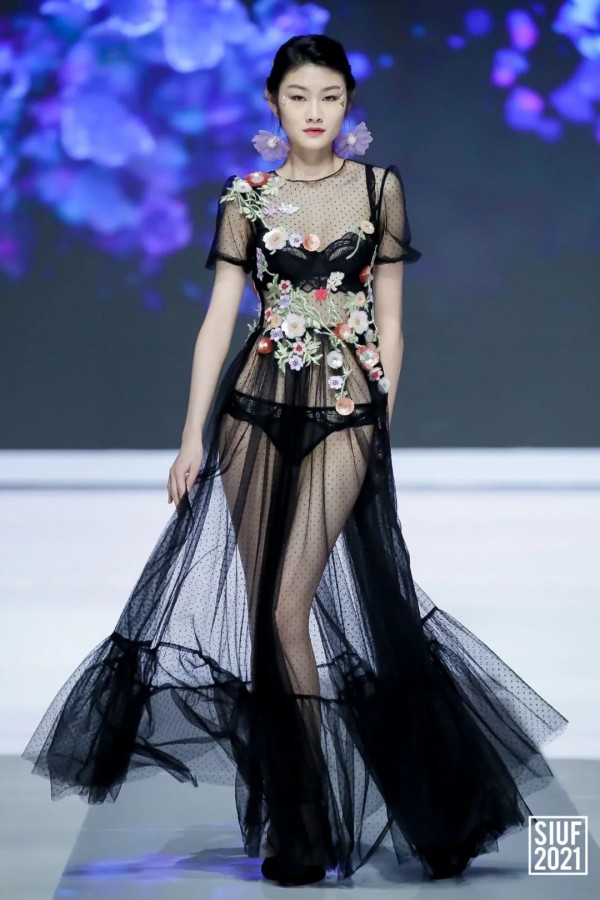 精彩回顾 | SIUF开幕大秀--自然而『燃』内衣时尚穿搭趋势发布