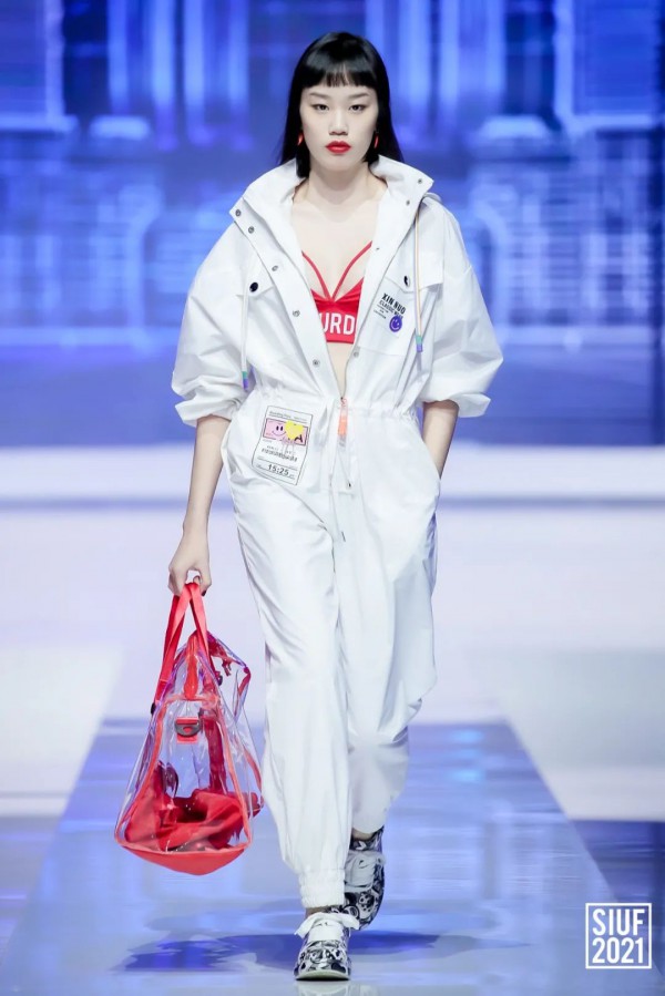 精彩回顾 | SIUF开幕大秀--自然而『燃』内衣时尚穿搭趋势发布