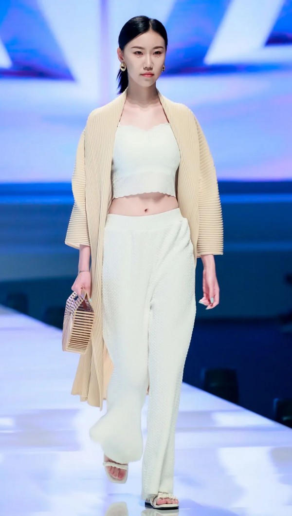 精彩回顾 | SIUF开幕大秀--自然而『燃』内衣时尚穿搭趋势发布