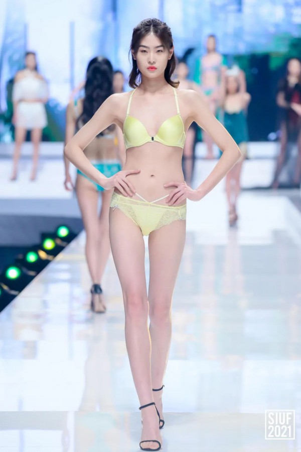 SIUF2021秀场直击| 伊丝艾拉·淳度·立美力·闺秘·唯美联合发布秀惊艳全场