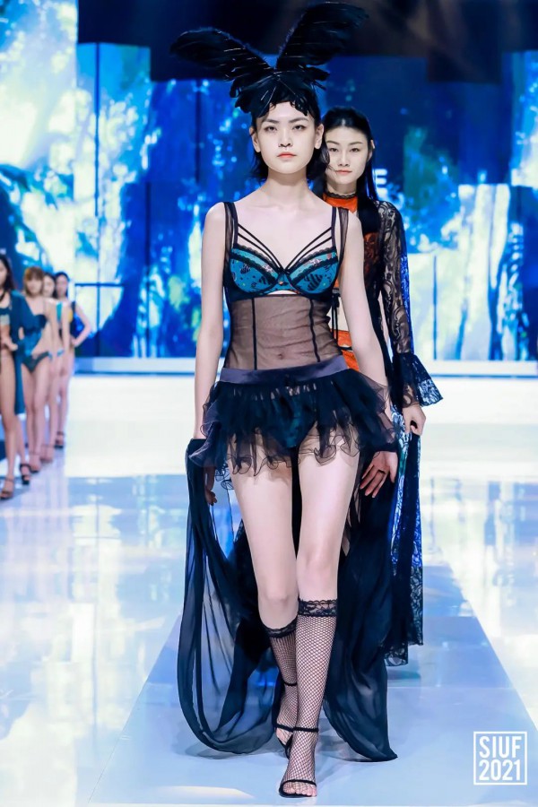 SIUF2021秀场直击| 伊丝艾拉·淳度·立美力·闺秘·唯美联合发布秀惊艳全场