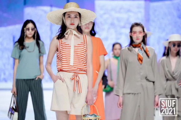 SIUF2021秀场直击| 伊丝艾拉·淳度·立美力·闺秘·唯美联合发布秀惊艳全场