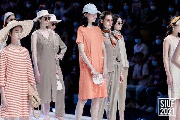 SIUF2021秀场直击| 伊丝艾拉·淳度·立美力·闺秘·唯美联合发布秀惊艳全场